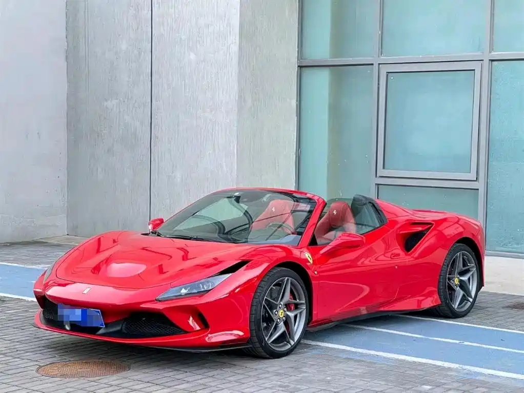 FERRARI F8