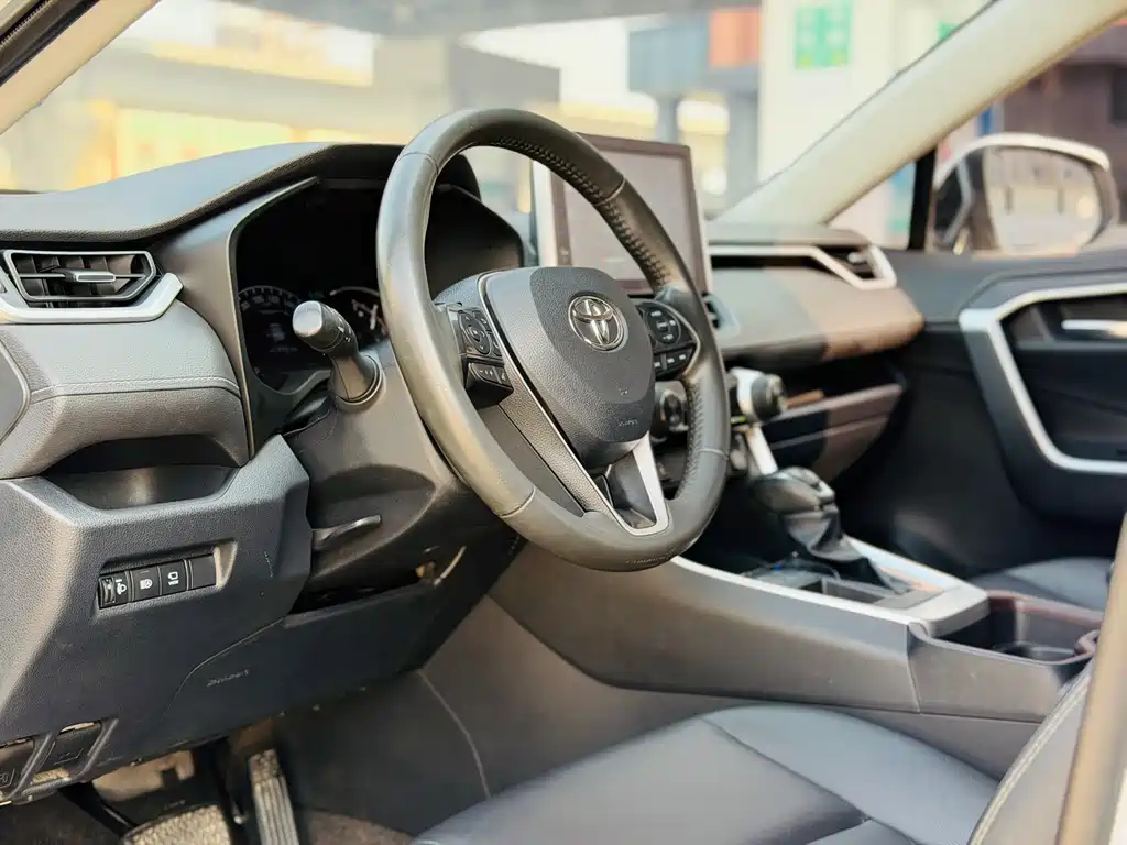 TOYOTA RAV4 RONGFANG