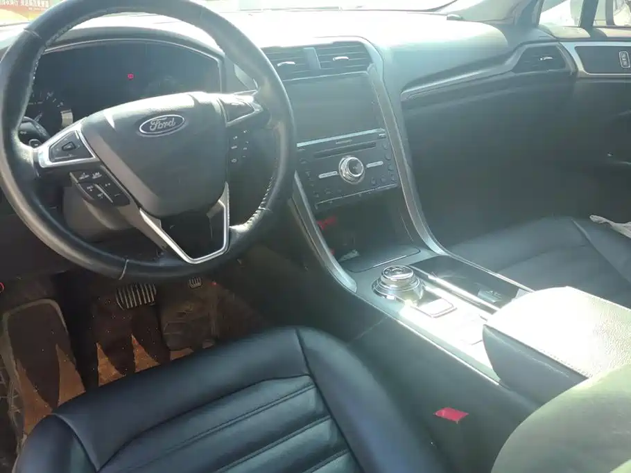 Ford Mondeo — миниатюра 12