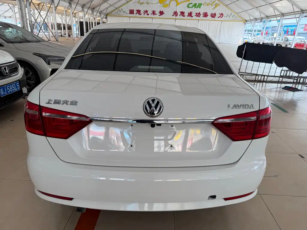 Volkswagen Lavida — миниатюра 9