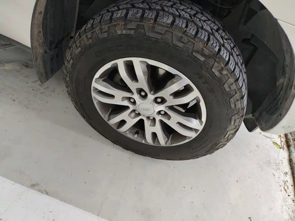 Ford Everest — миниатюра 8
