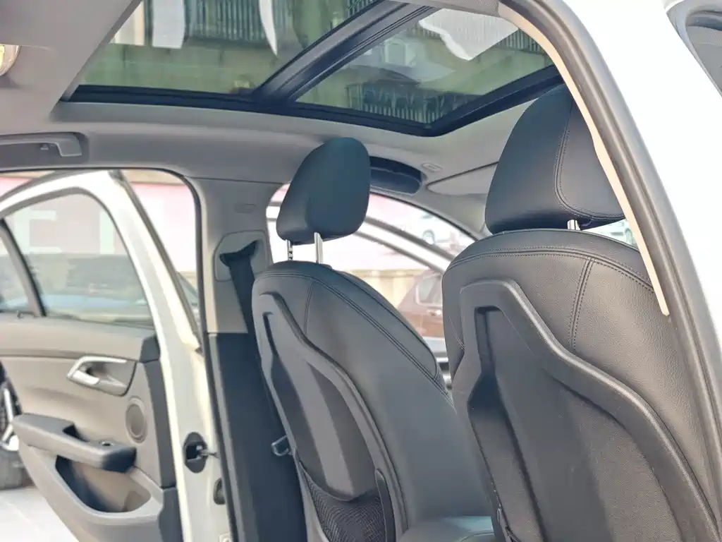 BMW 1 Series — миниатюра 14