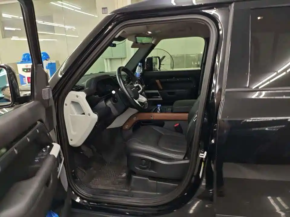 Land Rover Defender — миниатюра 2