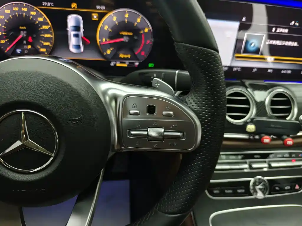Mercedes-Benz E-Class — миниатюра 29