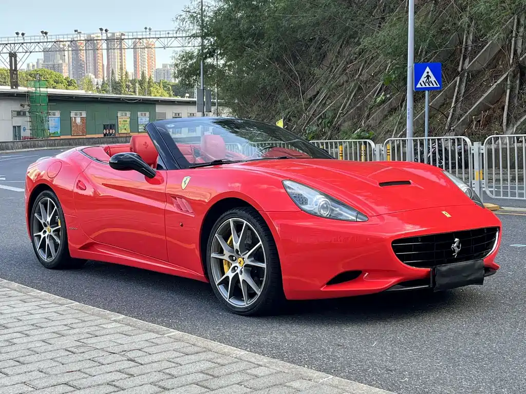 Ferrari California T 2009 4.3L