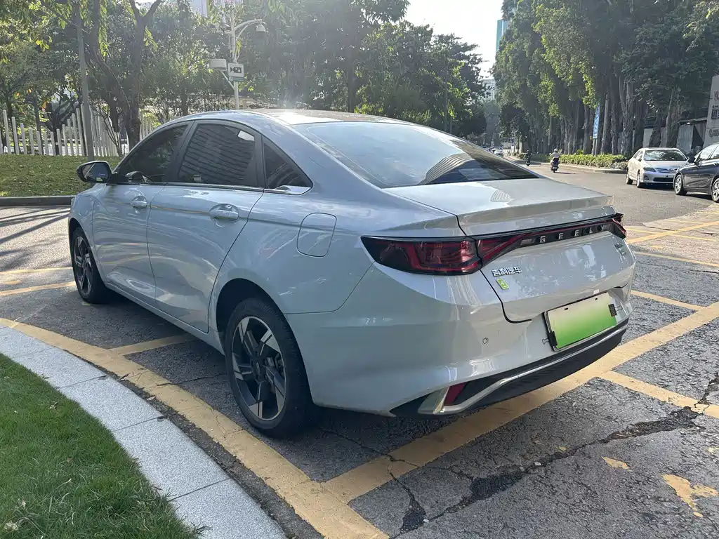 Geely L HiP — миниатюра 6