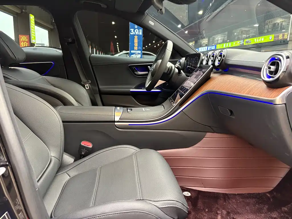 Mercedes-Benz C-Class — миниатюра 11