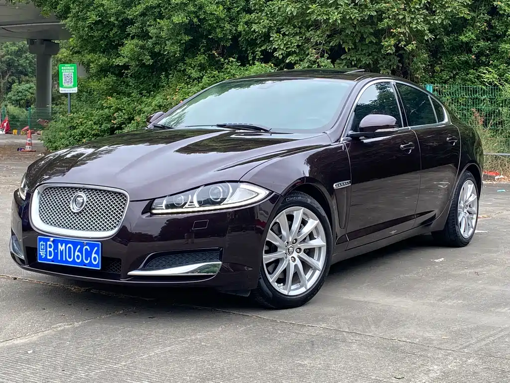 Jaguar XF 2012