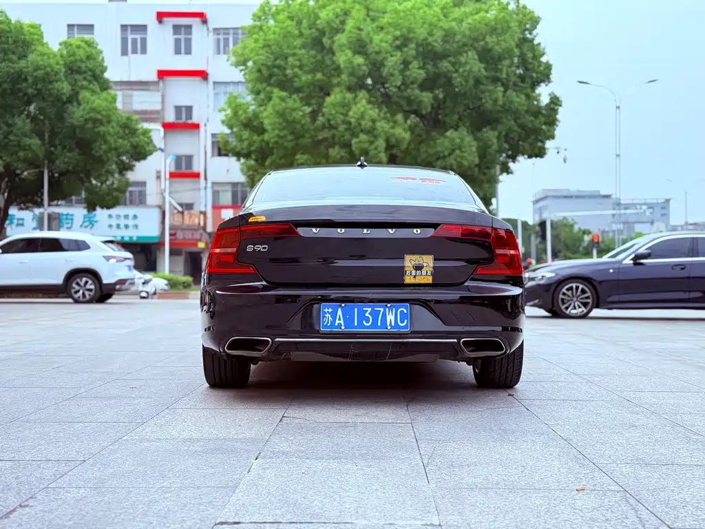 Volvo S90 2017 T4