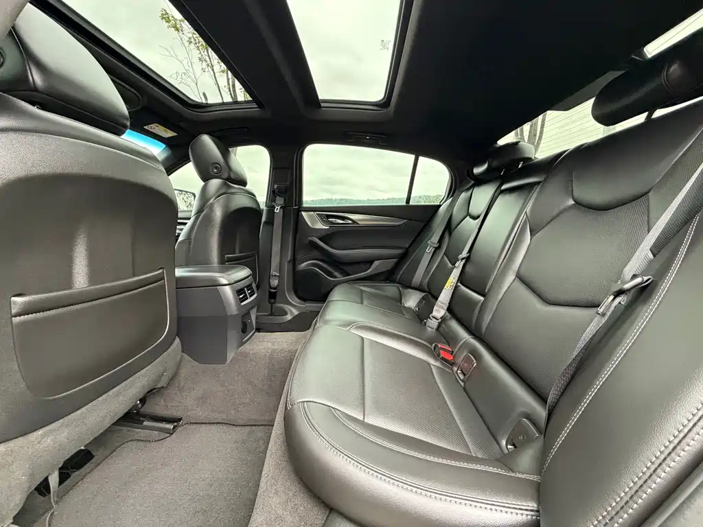 Cadillac CT5 — миниатюра 7