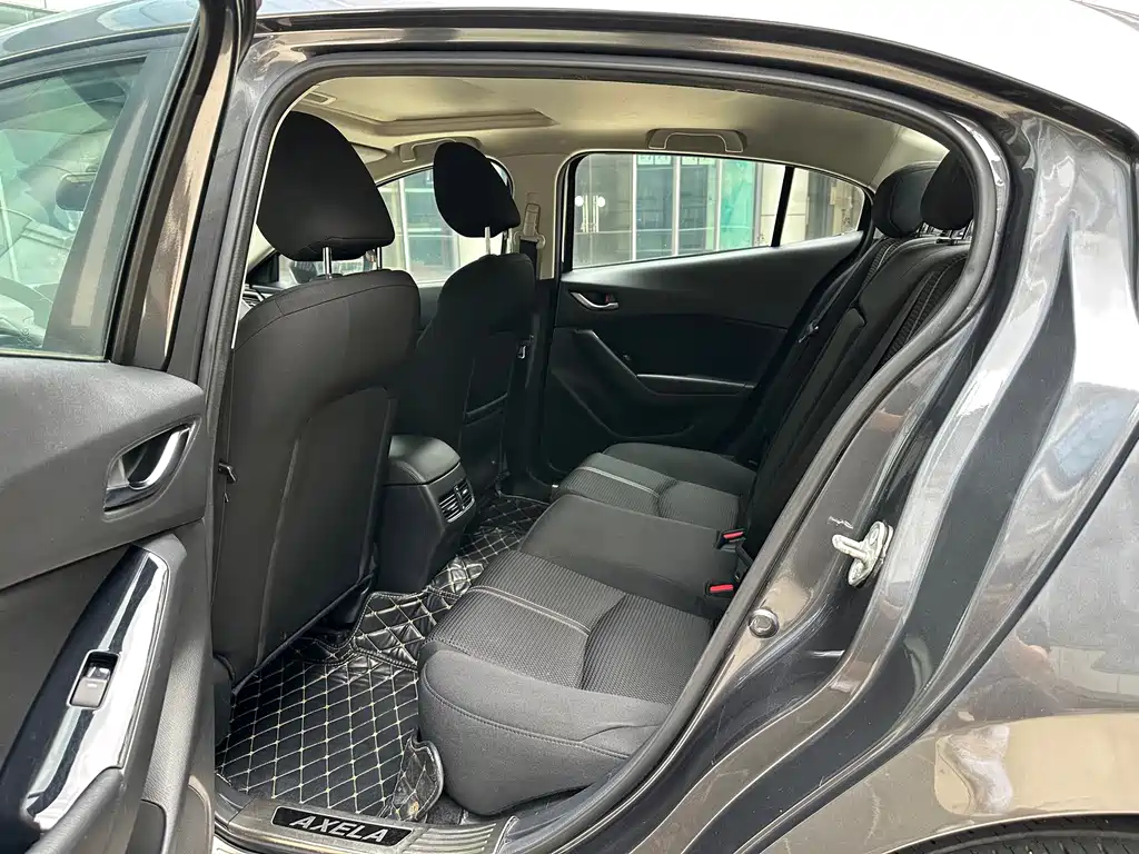 Mazda 3 Axela — миниатюра 9