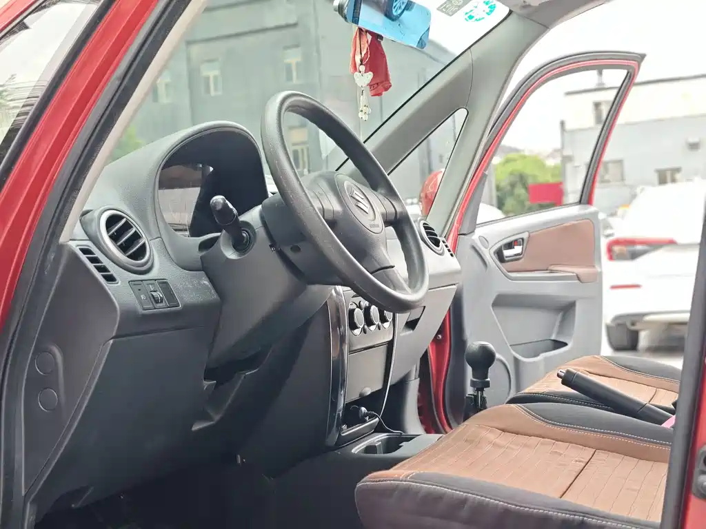 Suzuki SX4 — миниатюра 9