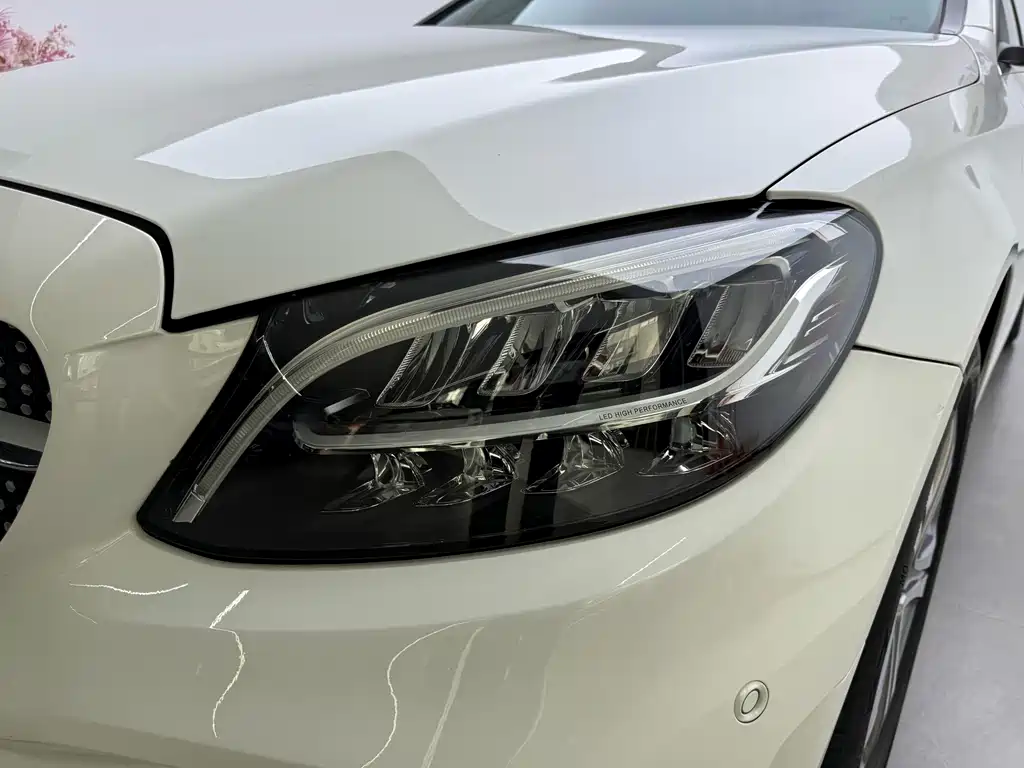 Mercedes-Benz C-Class — миниатюра 5