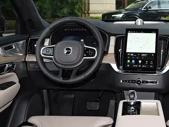 Volvo XC90 PHEV — миниатюра 4