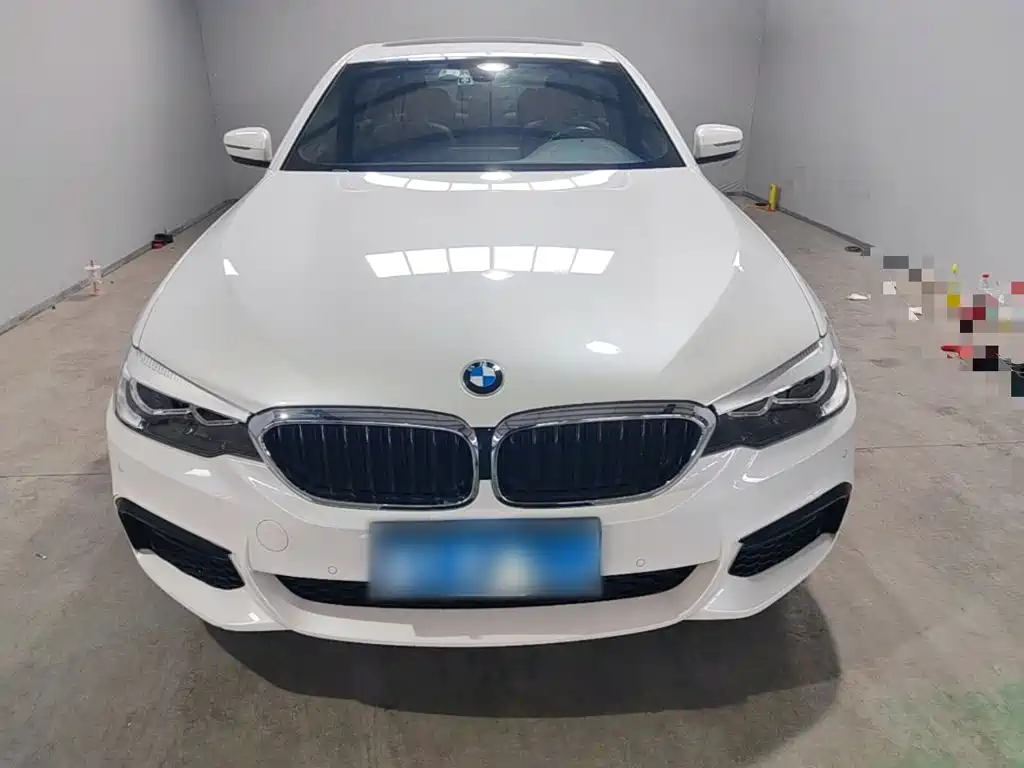 BMW 5 Series — миниатюра 3