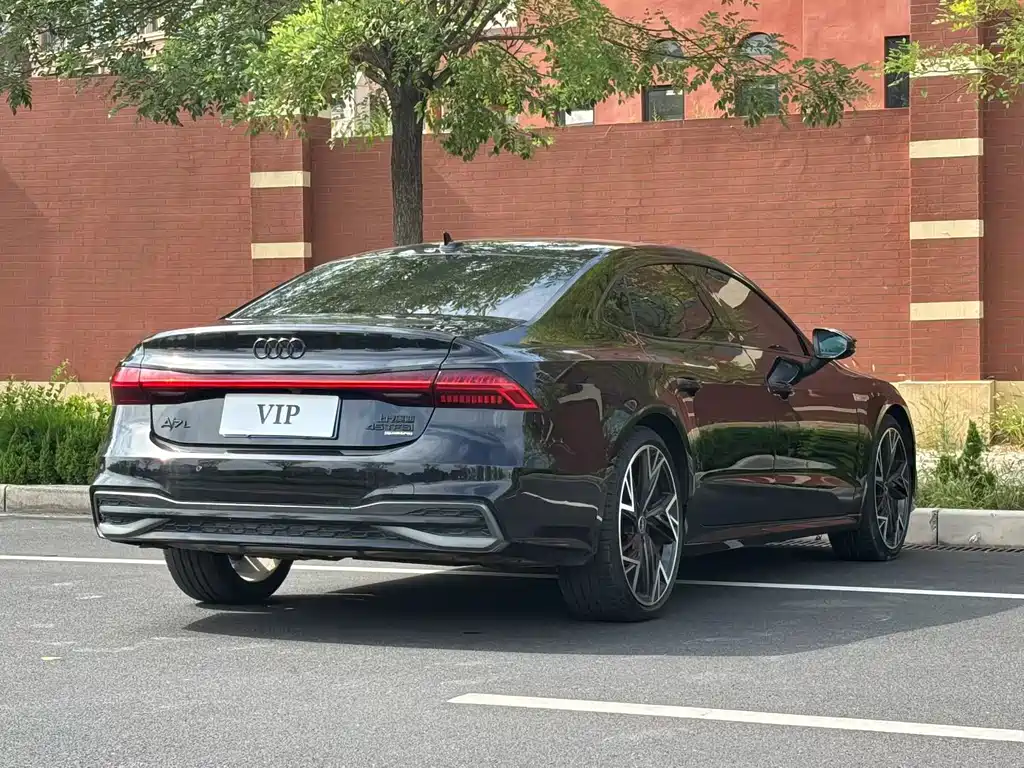 Audi A7L — миниатюра 9
