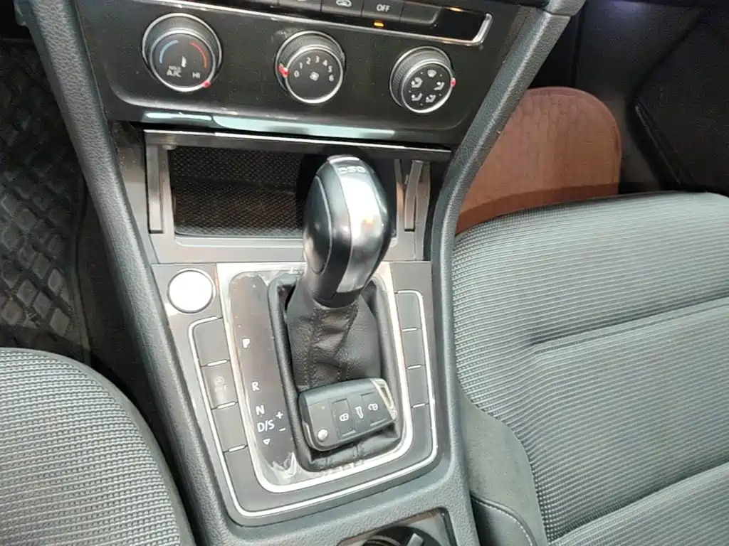 Volkswagen Golf — миниатюра 14