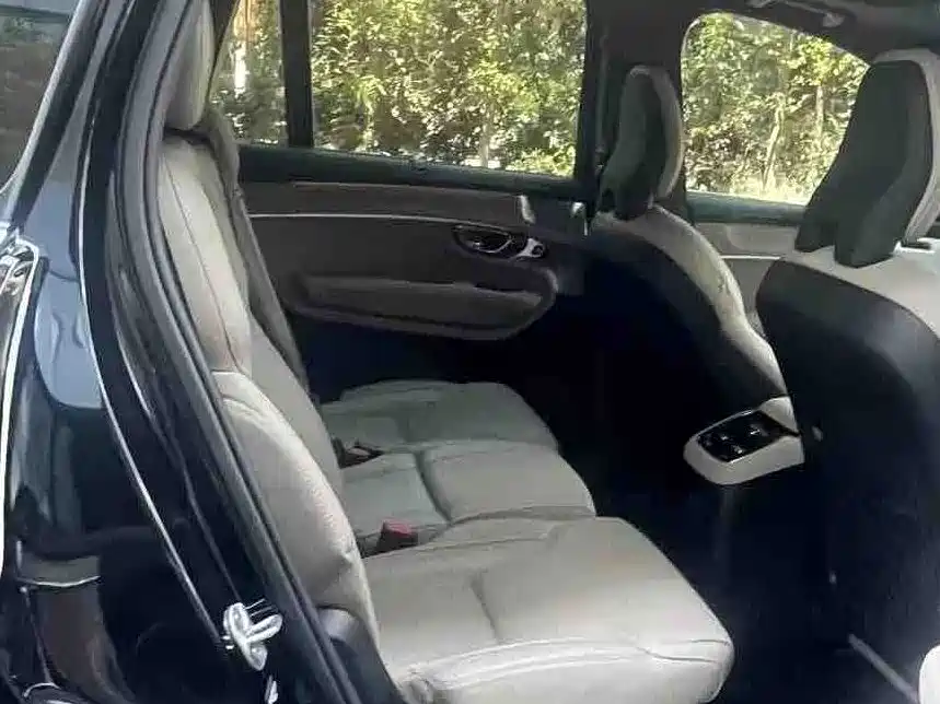 Volvo XC90 PHEV — миниатюра 9