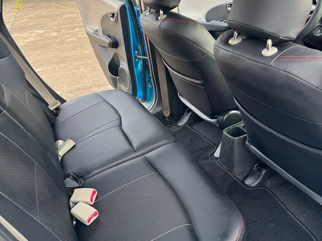 Honda Fit — миниатюра 10