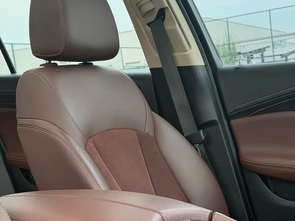 Buick Envision Plus — миниатюра 11