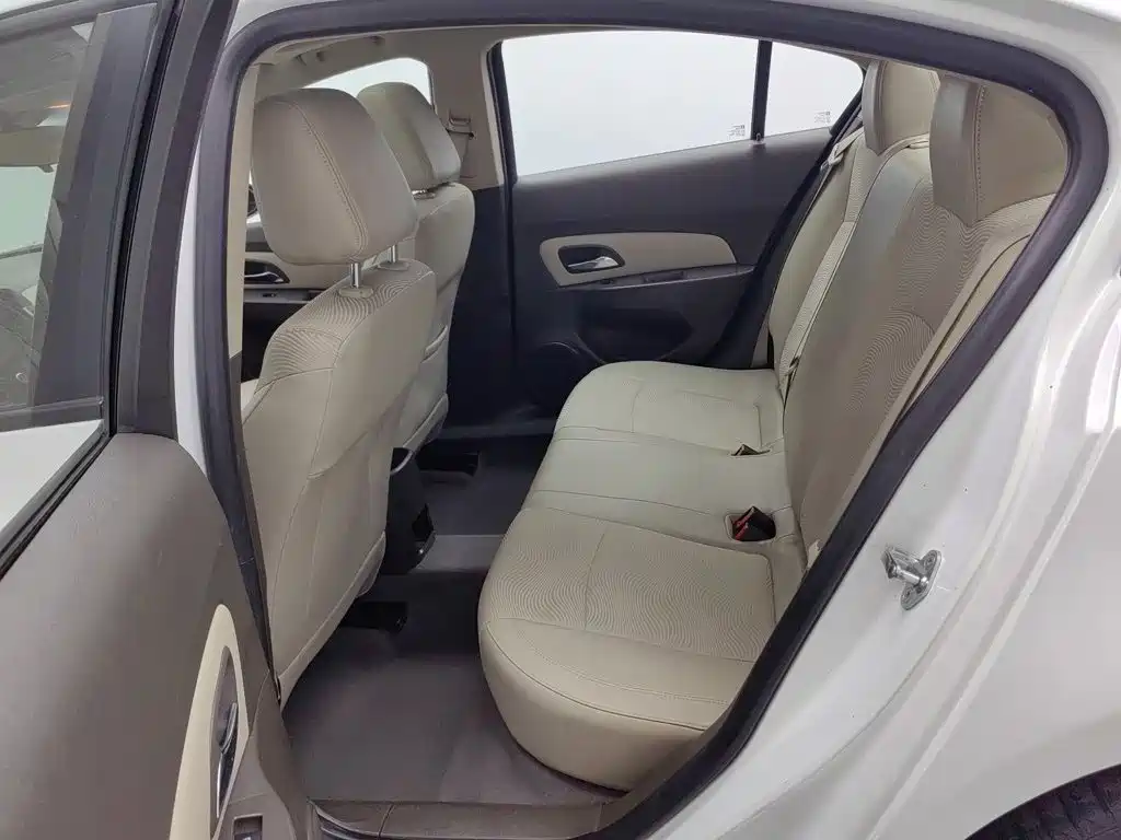 Chevrolet Cruze — миниатюра 15