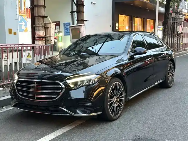 Mercedes-Benz E-Class 2025 E 300 L Luxury — фото 1