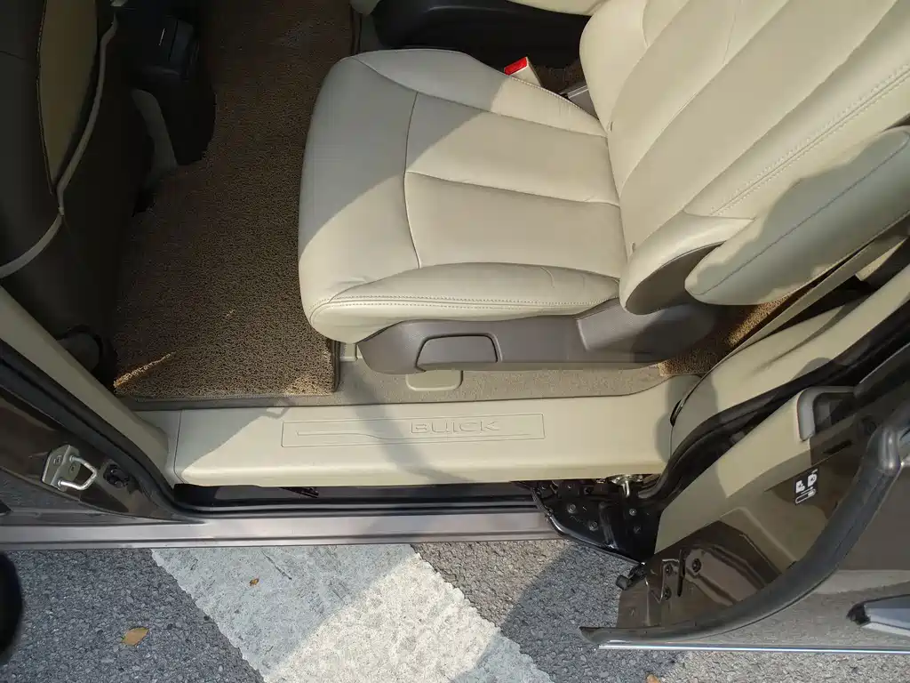 Buick GL8 — миниатюра 52
