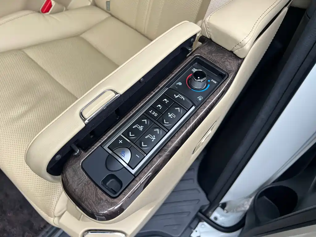 Toyota Alphard 2021 2.5L Premium