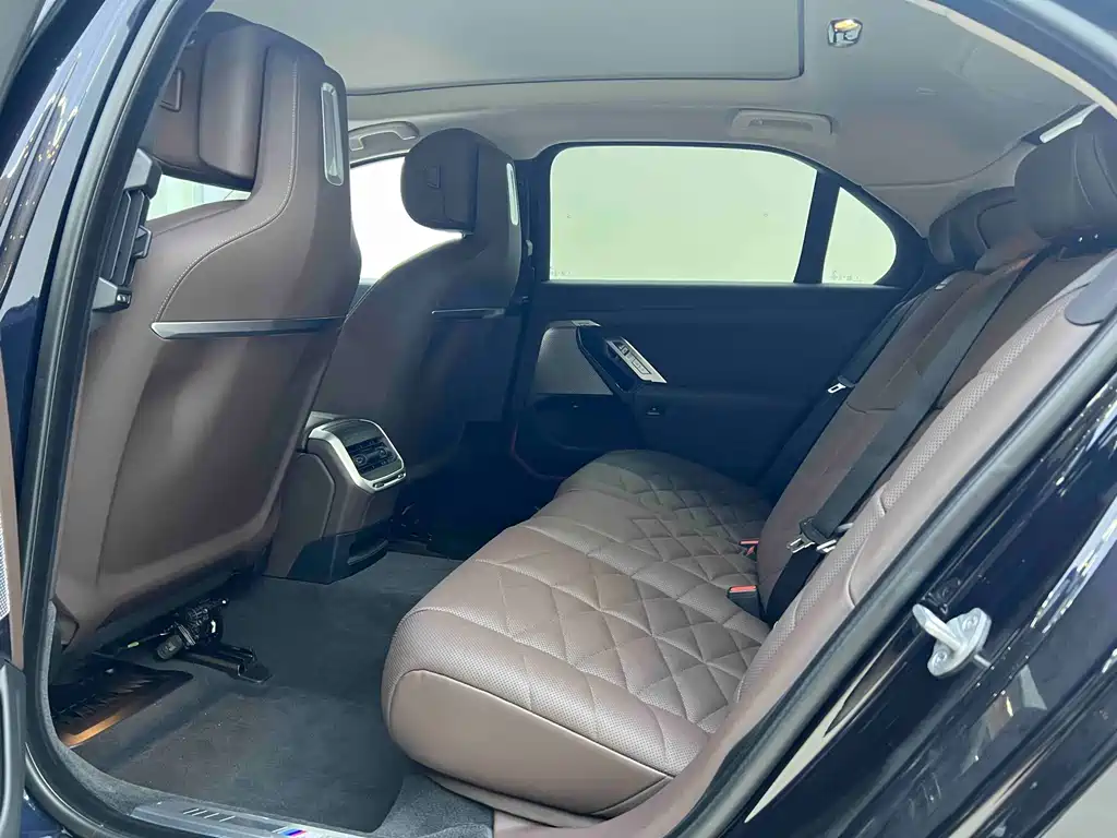 BMW 7 Series 7 2023 735Li M Sport
