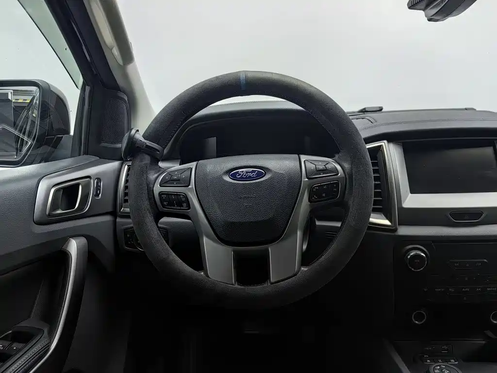 Ford Everest — миниатюра 11