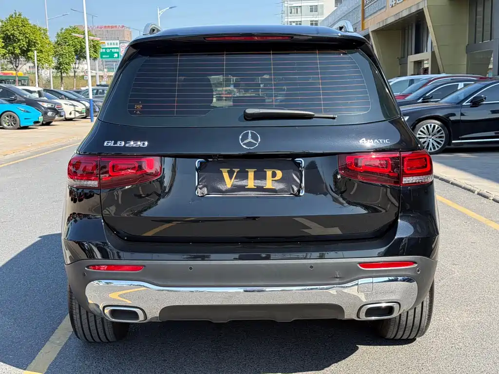 Mercedes-Benz GLB — миниатюра 8