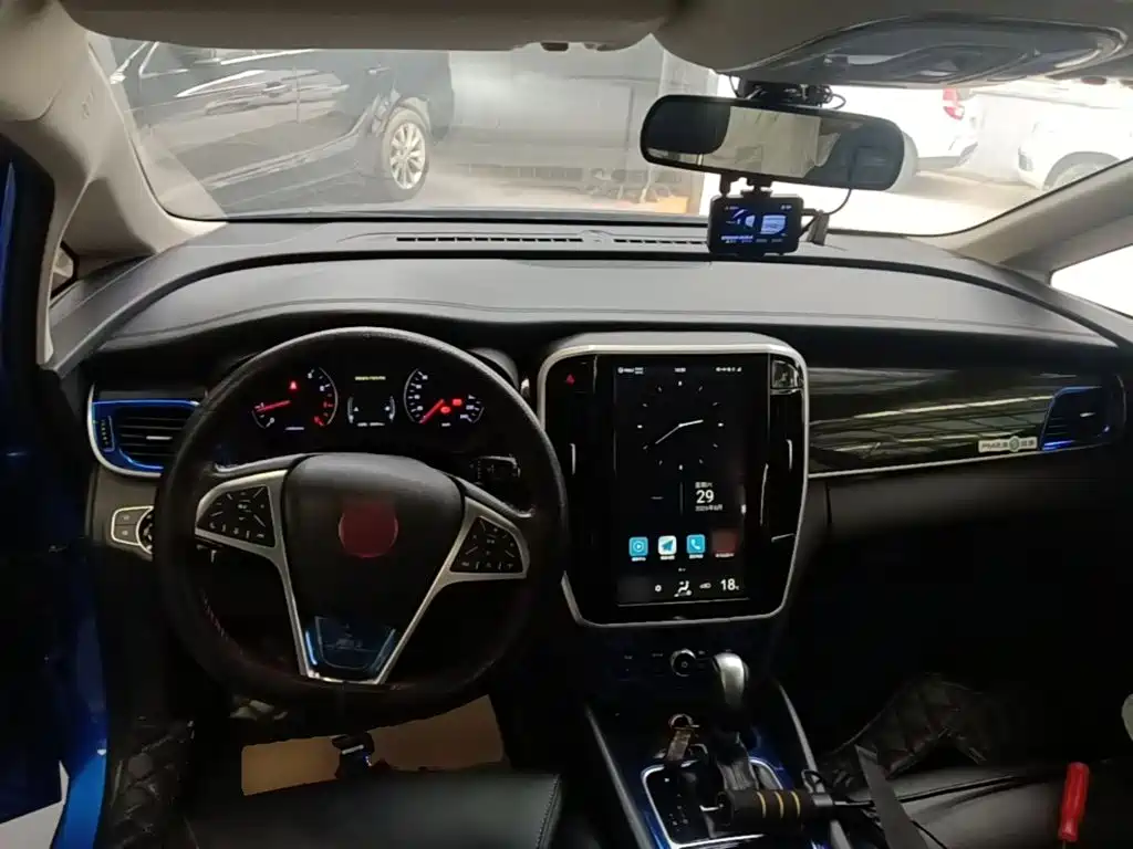 BYD MAX — миниатюра 10