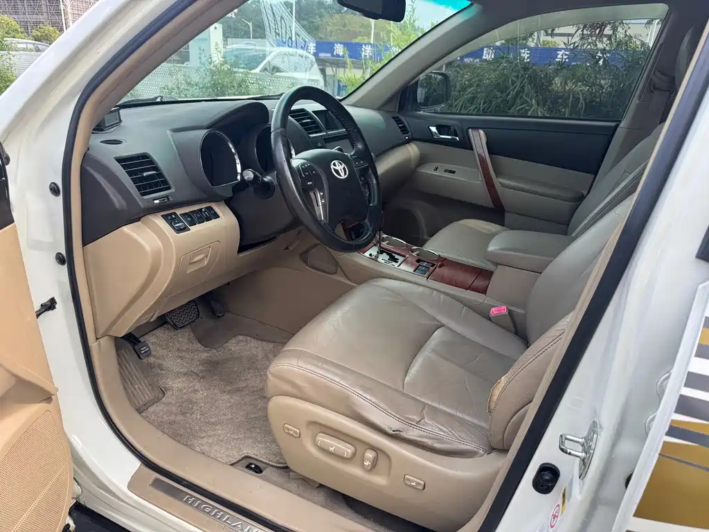 Toyota Highlander — миниатюра 7