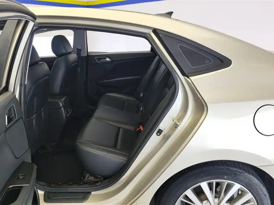 Hyundai Mistra - фото 11