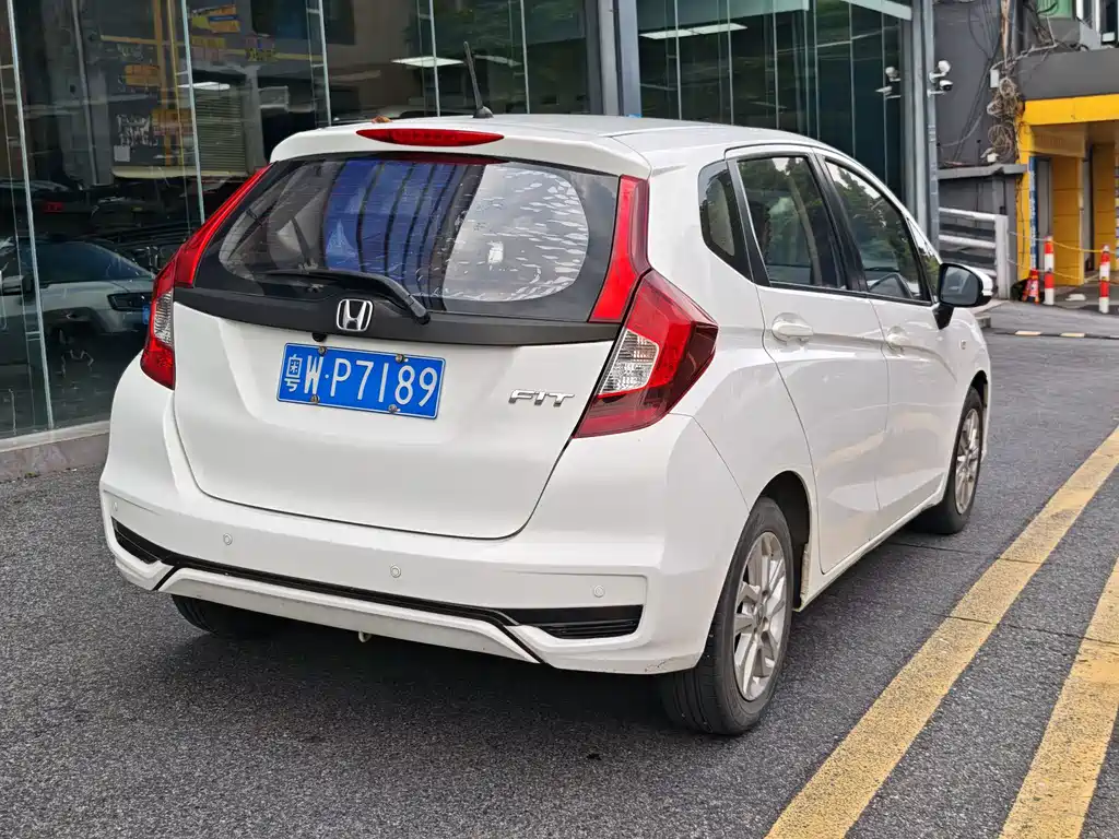 Honda Fit — миниатюра 4