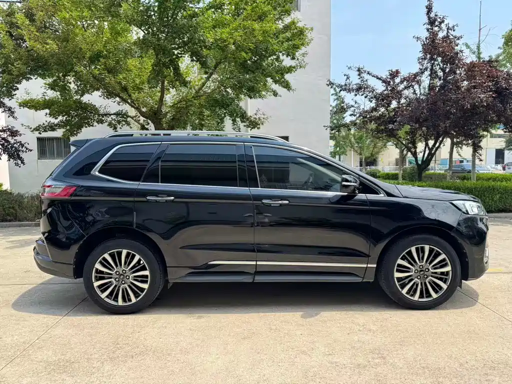 Ford Edge — миниатюра 11