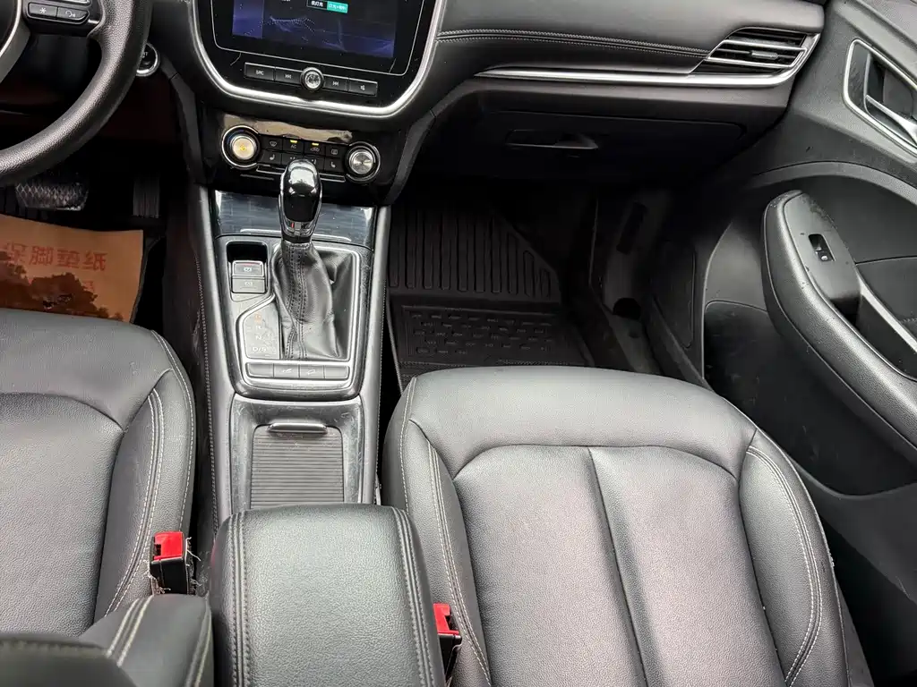 Roewe RX3 — миниатюра 7