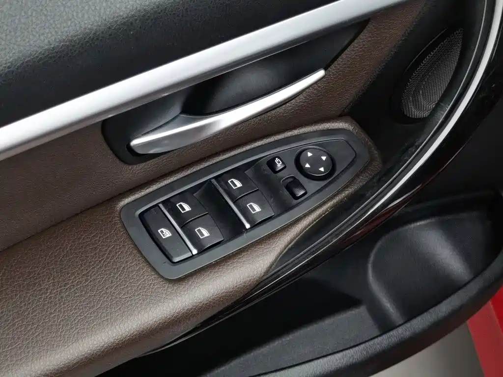 BMW 3 Series — миниатюра 9