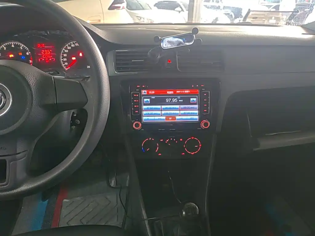 Volkswagen Santana — миниатюра 13