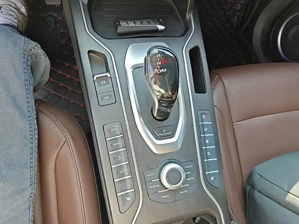 Wey Wey VV6 — миниатюра 14