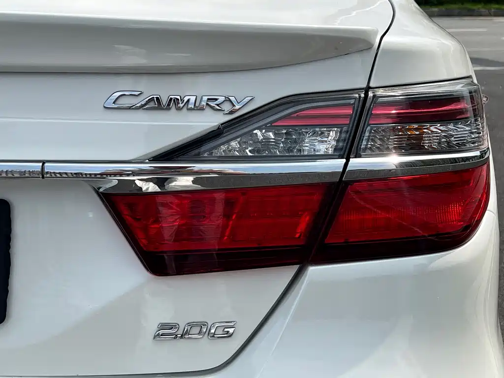 Toyota Camry — миниатюра 8