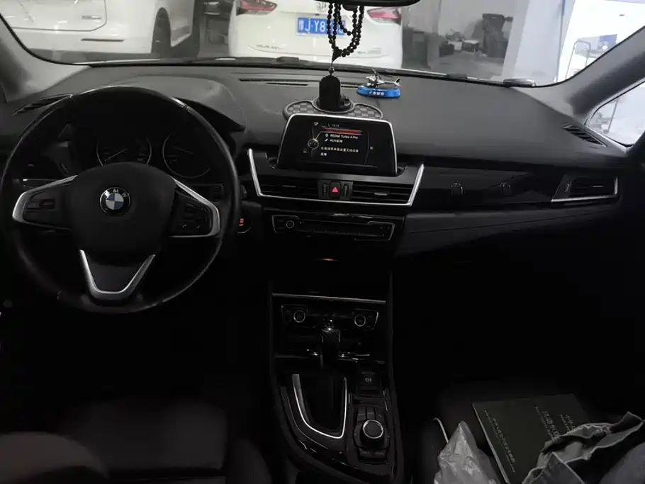 BMW 2 Series Active Tourer (Import) — миниатюра 12