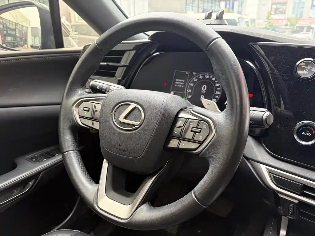 Lexus RX — миниатюра 7