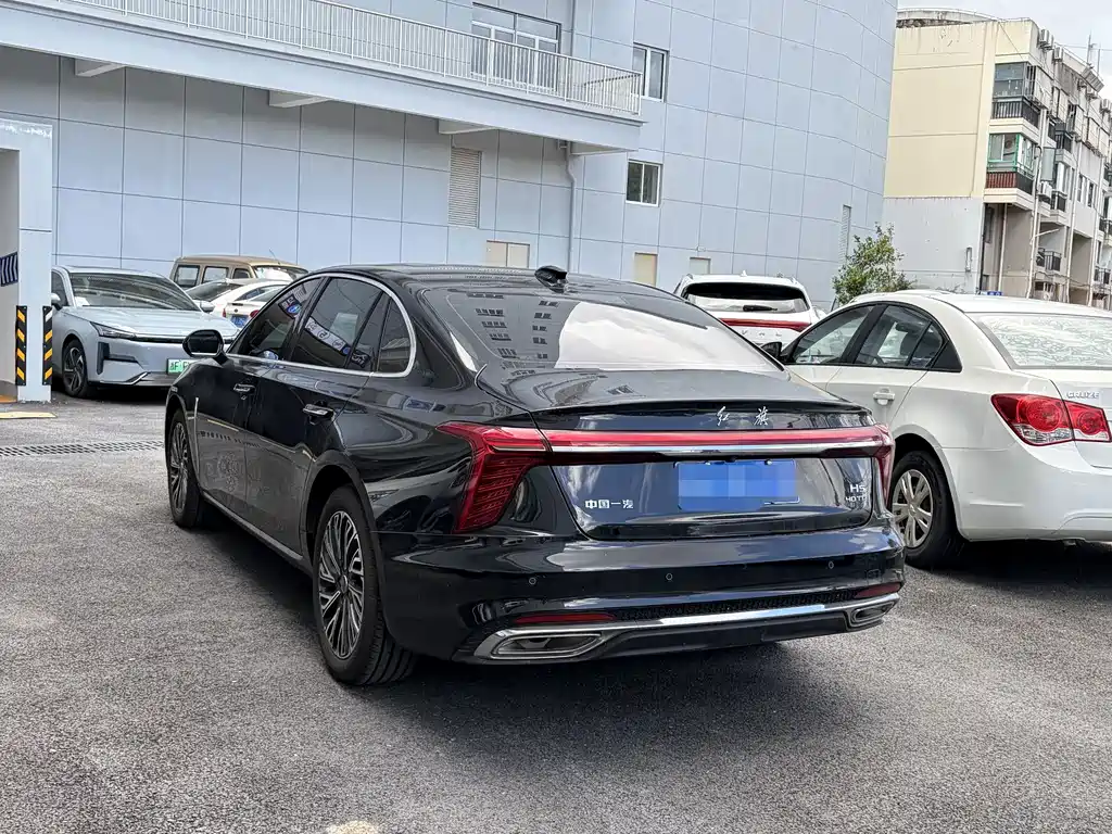 Hongqi Hongqi H5 — миниатюра 7