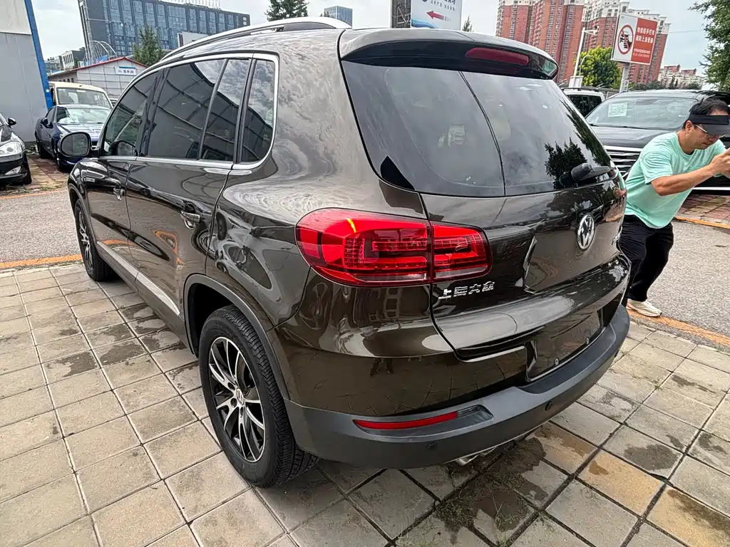 Volkswagen Tiguan — миниатюра 5