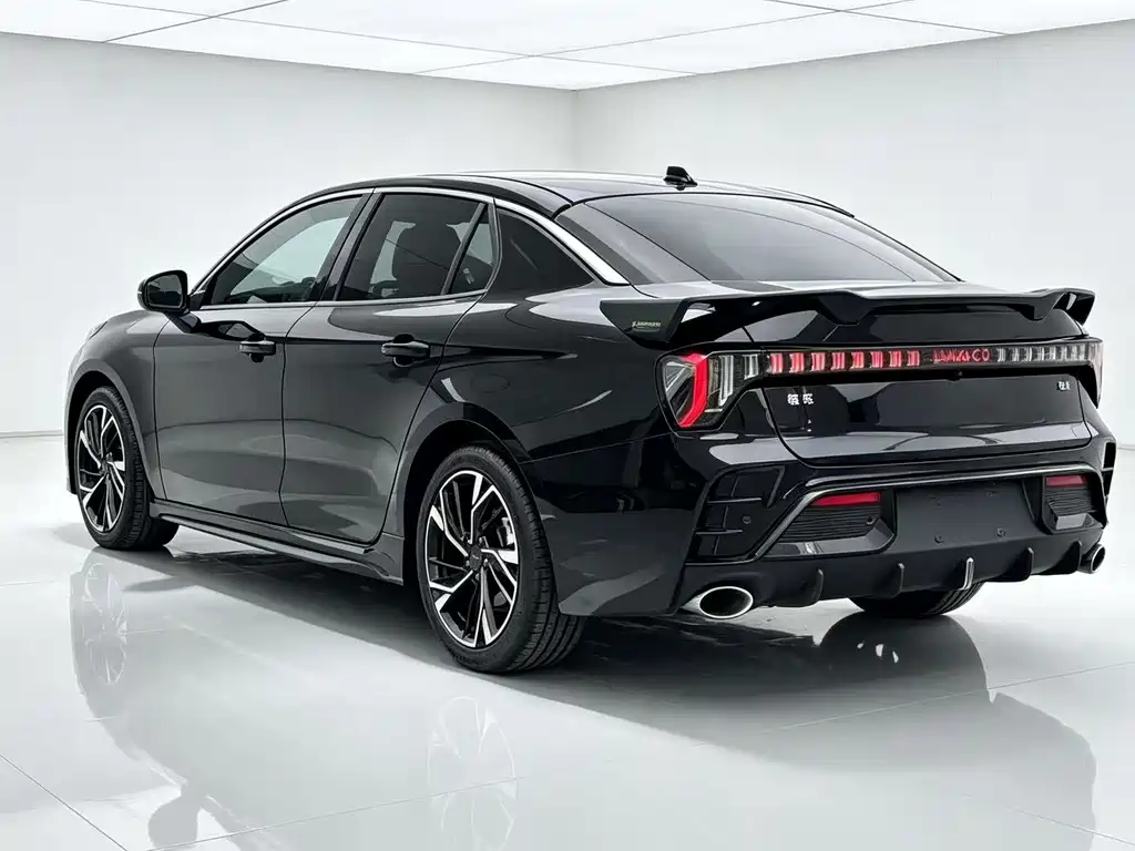Lynk & Co 03 — миниатюра 7