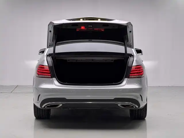 Mercedes-Benz E-Class — миниатюра 18