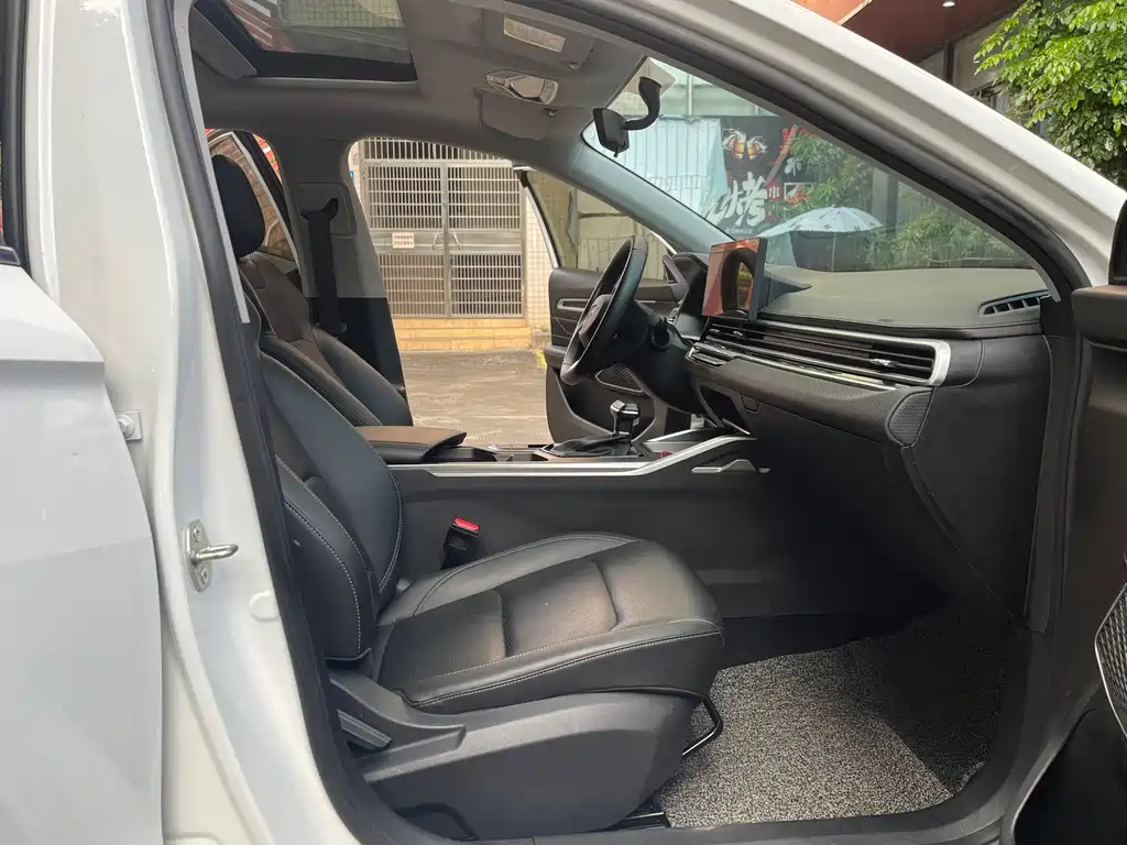 Geely Emgrand — миниатюра 12