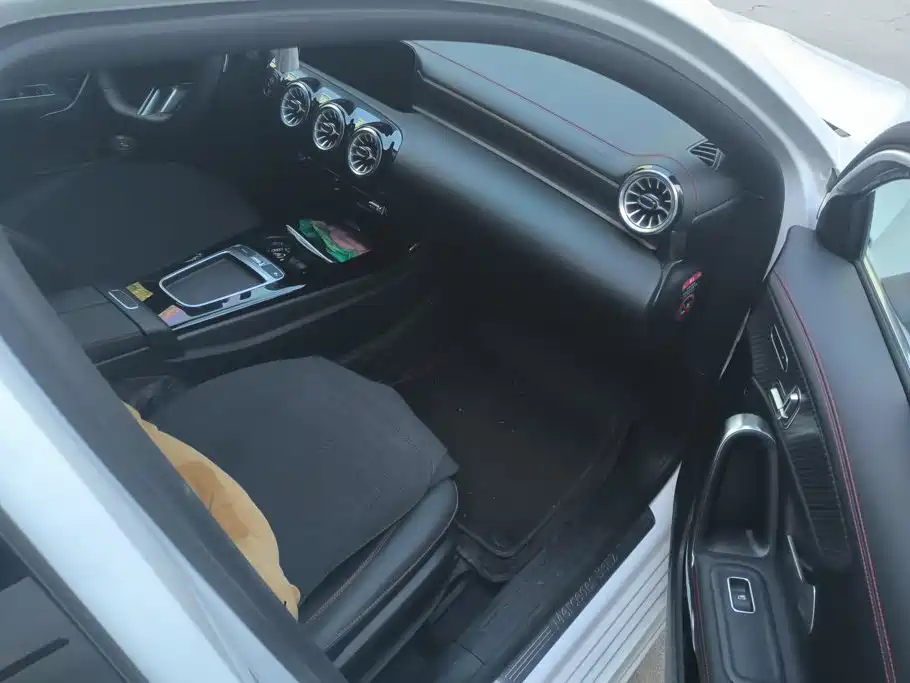 Mercedes-Benz A-Class — миниатюра 8
