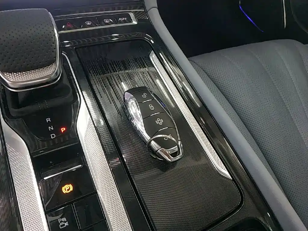 Hongqi Hongqi H5 PHEV — миниатюра 9